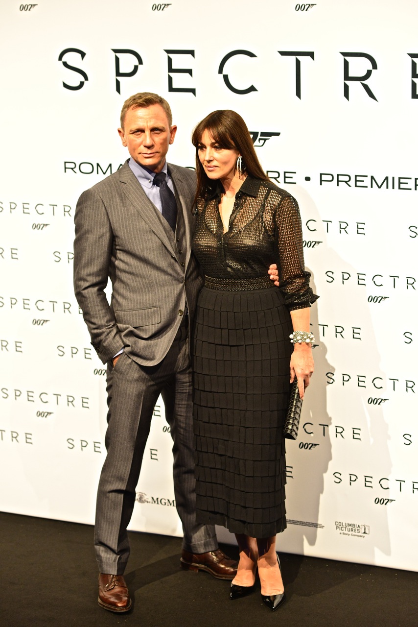O Πλανήτης Υποδέχεται Το «007: Spectre»