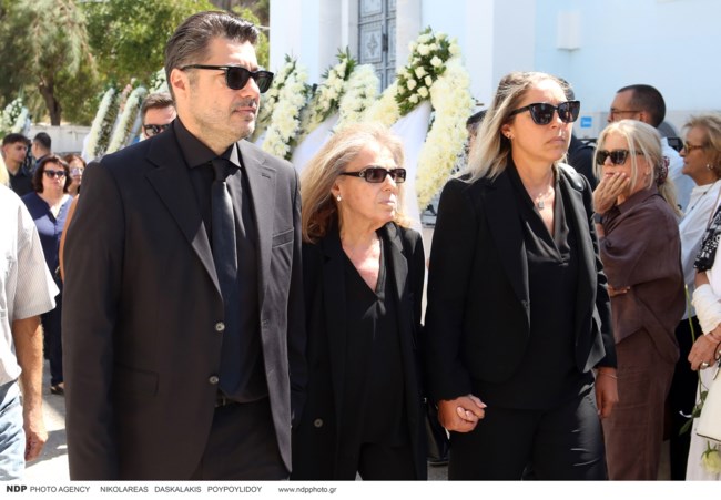 Το τελευταίο αντίο στον Δημήτρη Κωνσταντάρα - Ήταν όλοι εκεί για να τον αποχαιρετήσουν