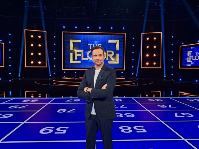 ΤΗΕ FLOOR