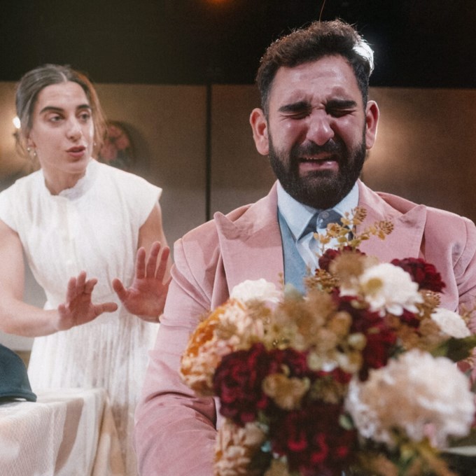 Γιάννης Μπέζος & Άντον Τσέχωφ: Μια απολαυστική κωμική συνάντηση!