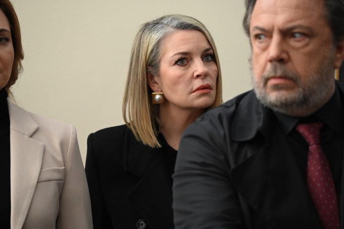 Να μ' αγαπάς