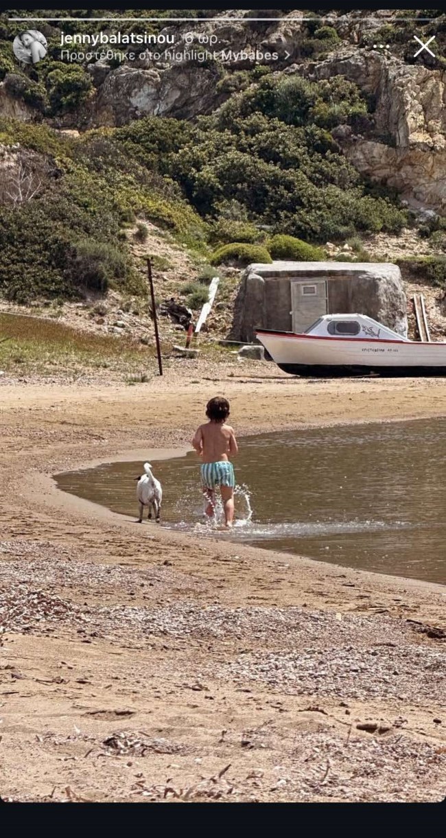 Στιγμές χαλάρωσης για την Τζένη Μπαλατσινού και τον γιο της