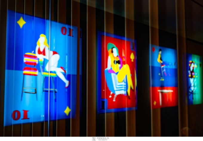 Ο Marco Lodola στο showroom της VARANGIS