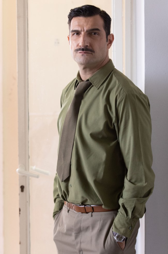 Νίκος Κουρής | Εισβάλλει στις "Άγριες Μέλισσες" - Μάθε τα πάντα για τον ρόλο του!