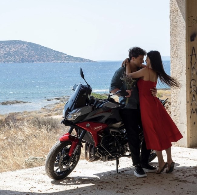 Ο Γιάννης Ξανθόπουλος πρώτη φορά με τη σύντροφό του σε video clip