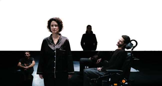 "Πόσο κοστίζει να ζεις;" | Από τις 16 Οκτωβρίου στο θέατρο Πόρτα