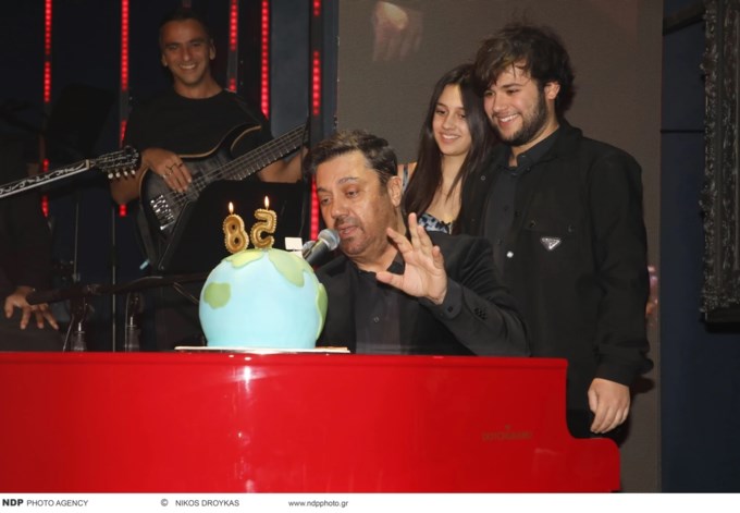 Μάνος Θεοφάνους | Η απίστευτη ομοιότητα με τον πατέρα του, Γιώργο Θεοφάνους