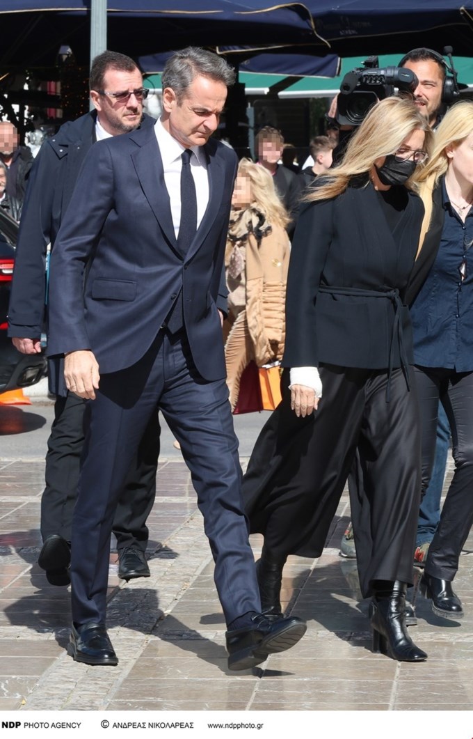 H Μαρέβα Μητσοτάκη στην πρώτη δημόσια εμφάνιση μετά το ατύχημα