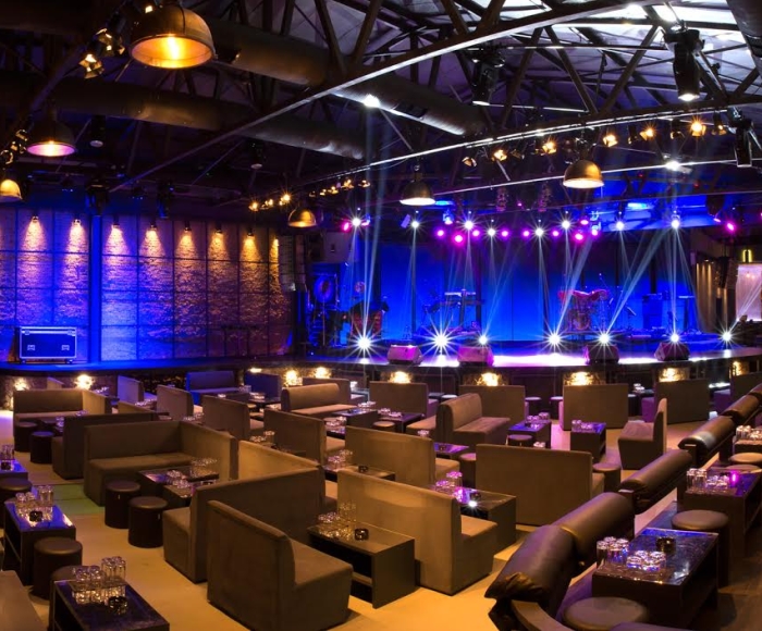 Το Μεγαλύτερο X-Mas Party Στο Estate Club 