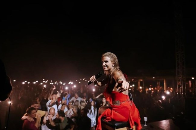 Συνεχίζει και τον Σεπτέμβριο την μεγάλη της περιοδεία η Κατερίνα Λιόλιου