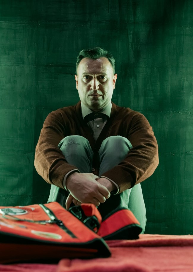 Ο "Πουπουλένιος" ολοκληρώνει τις παραστάσεις του στην Αθήνα και ξεκινά περιοδεία