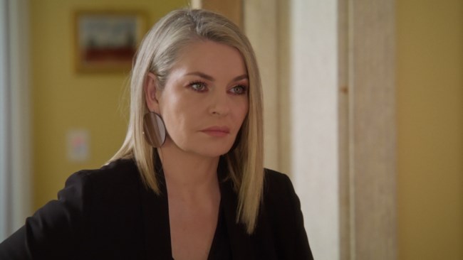 Να μ' αγαπάς | Ο Θεόφιλος ξεσπά και πετά έξω τη Ζωή μαζί με τη Νικαίτη!