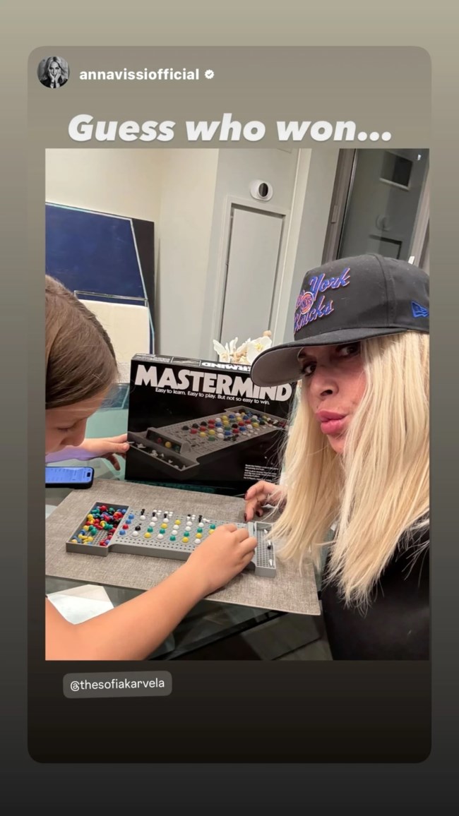 Άννα Βίσση | Τι συμβαίνει όταν παίζει επιτραπέζια παιχνίδια με τα εγγόνια της;