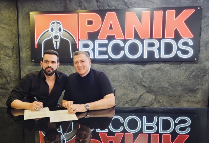 Στην Panik Records ο Νίκος Μακρόπουλος