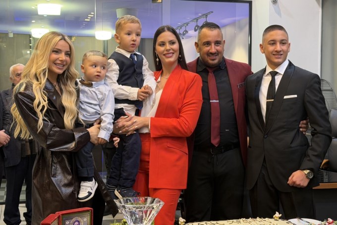 Ο Αλέξανδρος Καλλέργης με την σύζυγο του Ειρήνη Ντάρμα, τους γιούς του Περσέα, Αχιλλέα και Κωνσταντίνο και την Josephine Wendel