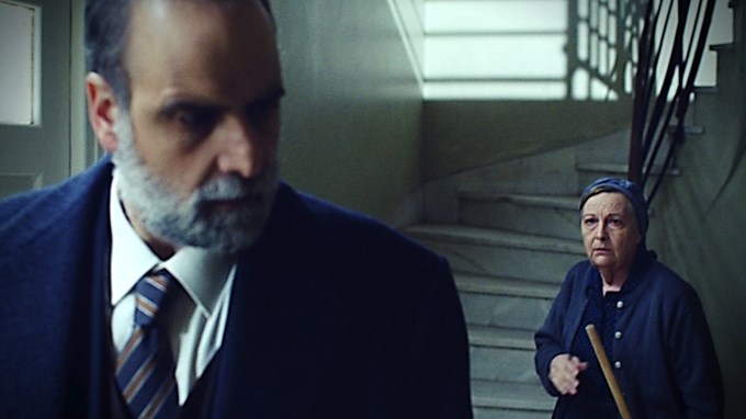 Άγιος Έρωτας | Η Χλόη και ο Νικόλαος φτάνουν άδικα στην Αθήνα & ο Αργύρης διαλύεται από τη Δώρα