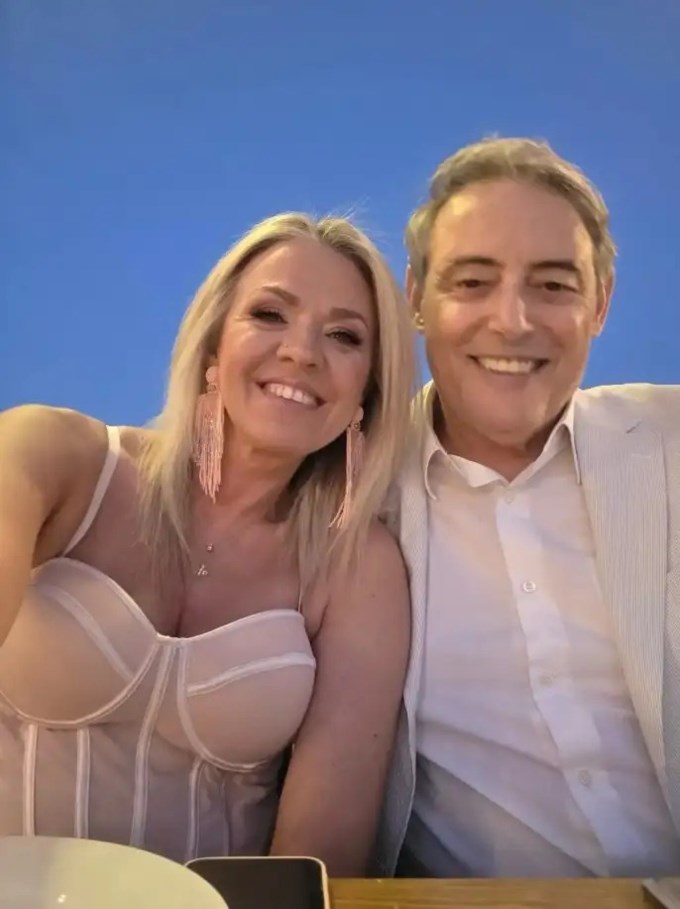 Η σύζυγος του Ιορδάνη Χασπόπουλου "εισέβαλλε" στην εκπομπή: "Ο καλύτερος σύζυγος που θα μπορούσε να έχει κάποια"