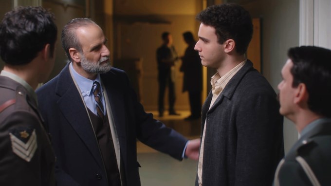 Άγιος Έρωτας | Ο πατέρας Νικόλαος αποκαλύπτει στη Χλόη τους φόβους του για τον πατέρα του