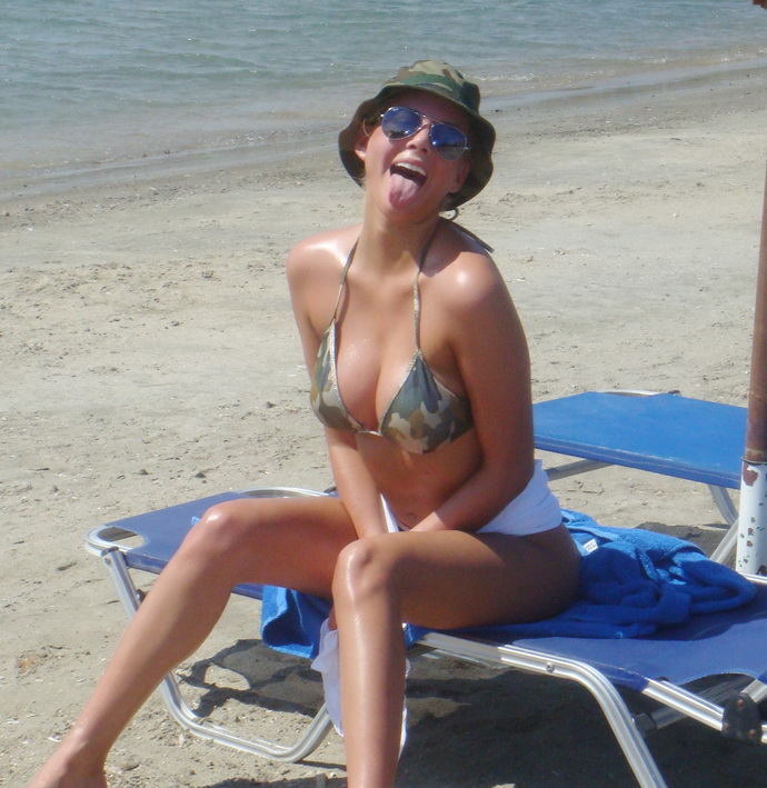 Η Ρία Αντωνίου Με Μαγιό - εικόνα 4