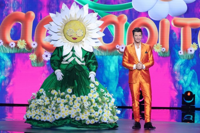Αυτή είναι η νέα μάσκα που μπαίνει στο "The Masked Singer" & φέρνει την άνοιξη