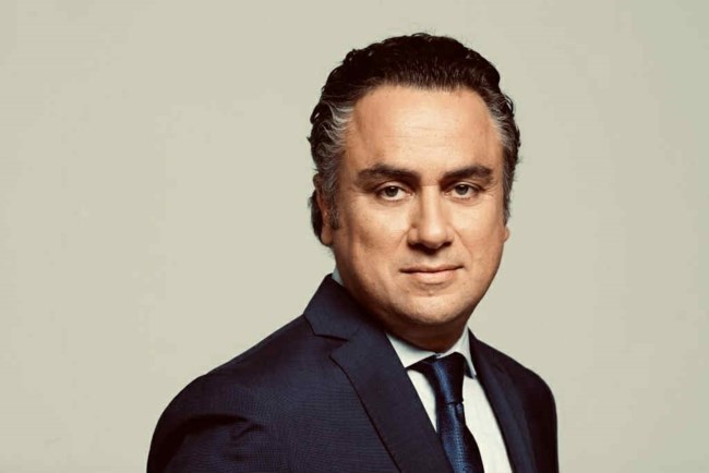 Από το Mega στον ΣΚΑΪ - Ποιος δημοσιογράφος αποχωρεί από το Μεγάλο Κανάλι;