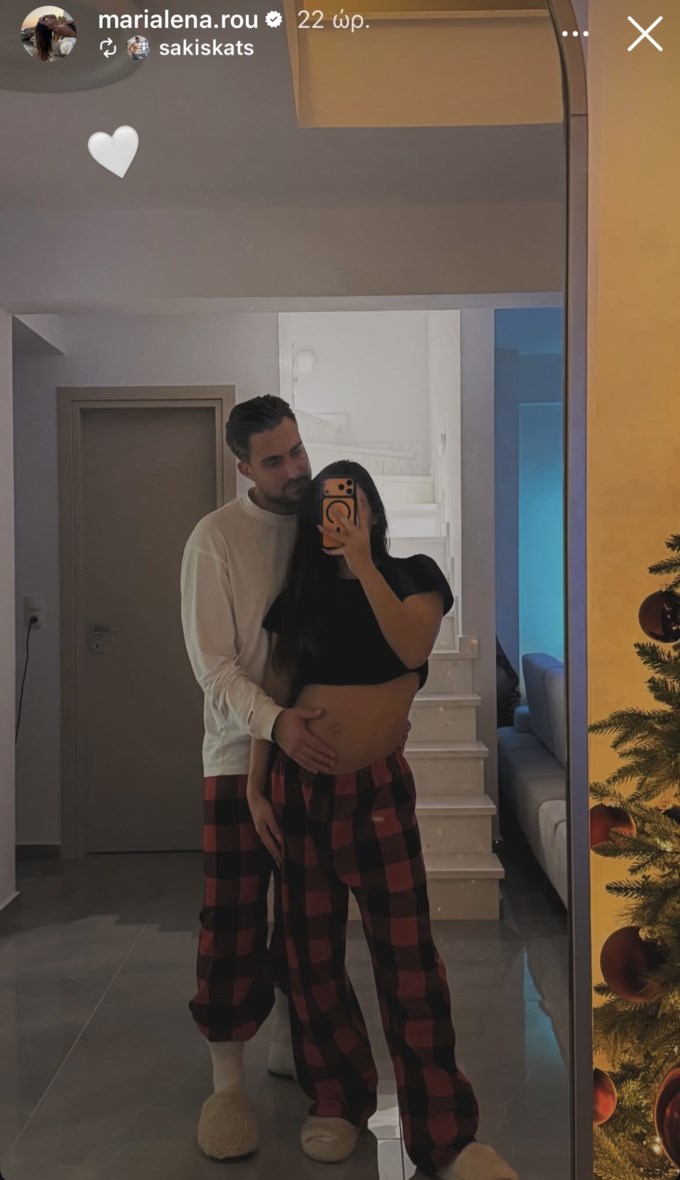 Η Μαριαλένα Ρουμελιώτη ποζάρει με φουσκωμένη κοιλιά στην αγκαλιά του Σάκη Κατσούλη