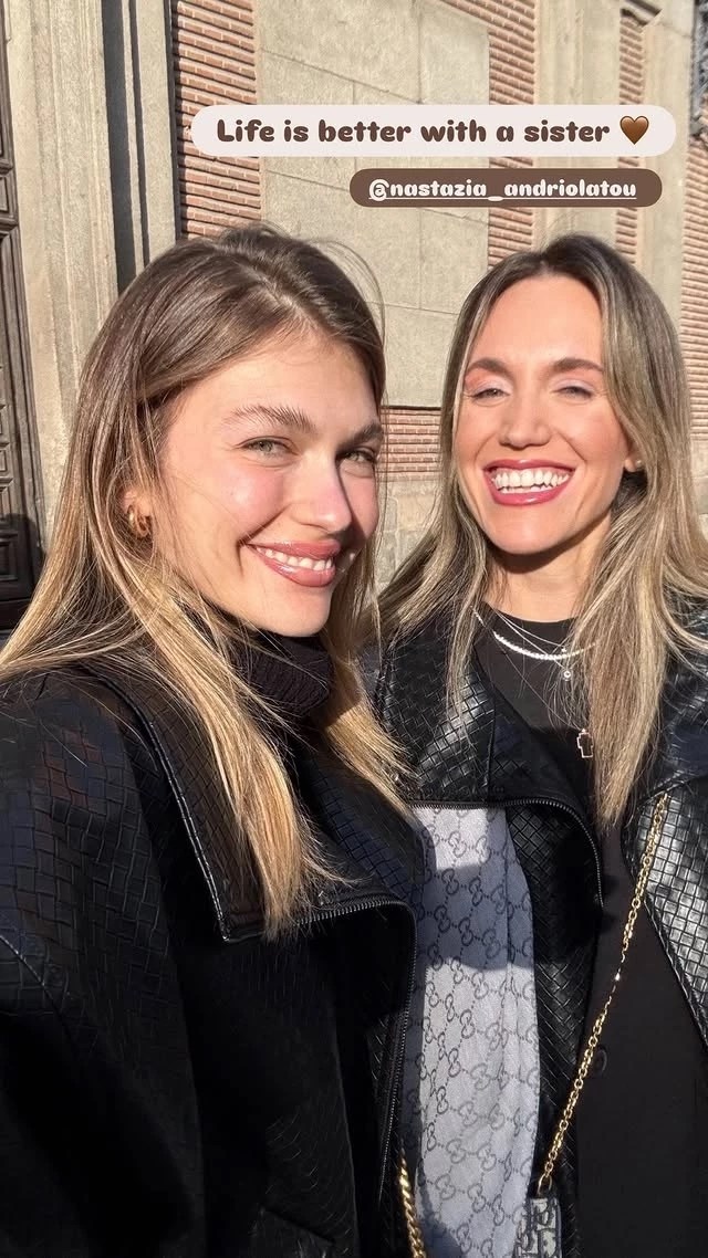 Η Κλέλια Ανδριολάτου στη Μαδρίτη με την αδερφή της