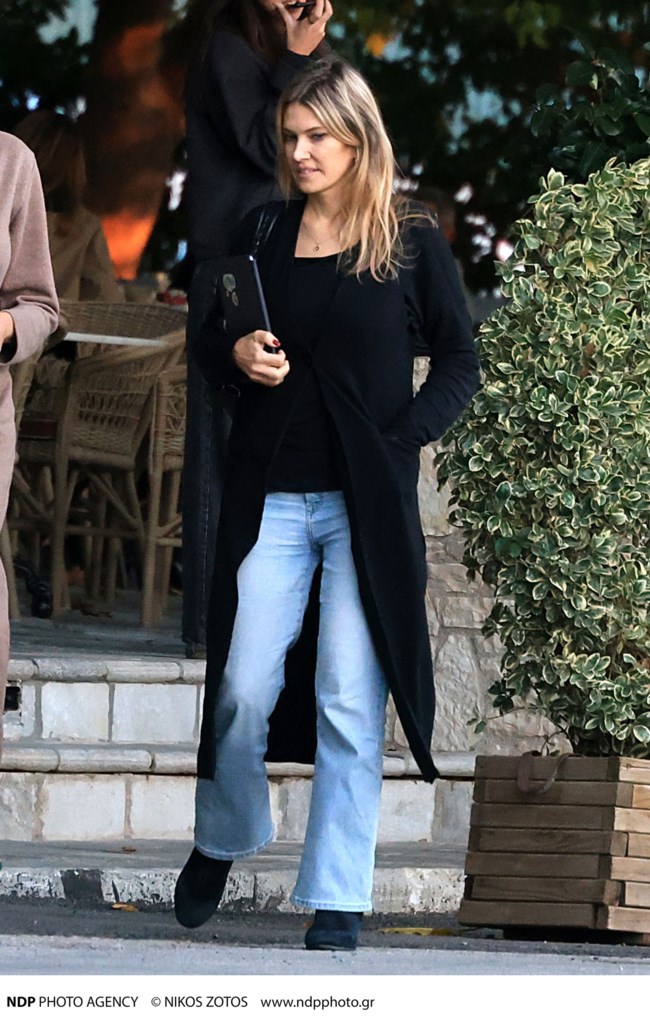 H σπάνια εμφάνιση της Εύας Καϊλή - Δείτε τα καθημερινά στιγμιότυπα