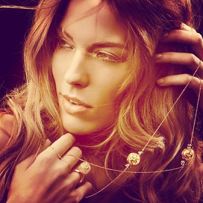 Κυρίες Και Κύριοι, Η Μαντώ Γαστεράτου - εικόνα 4