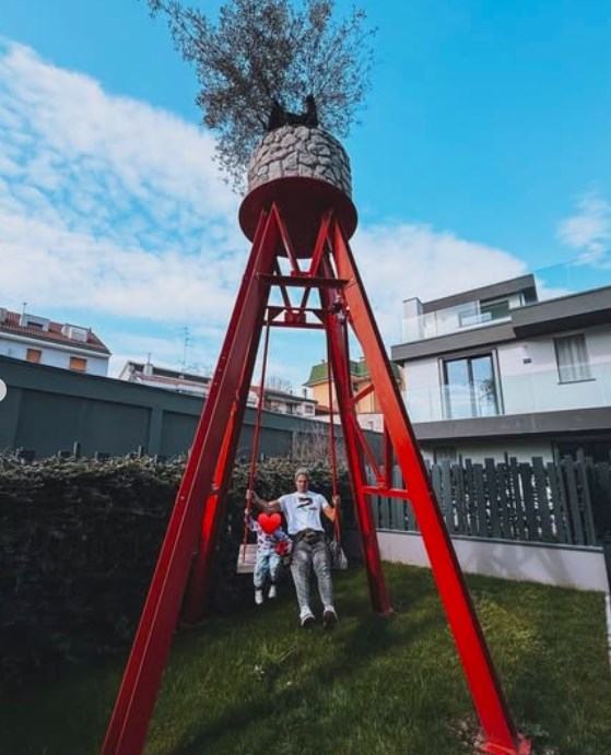 Αθηνά Οικονομάκου post