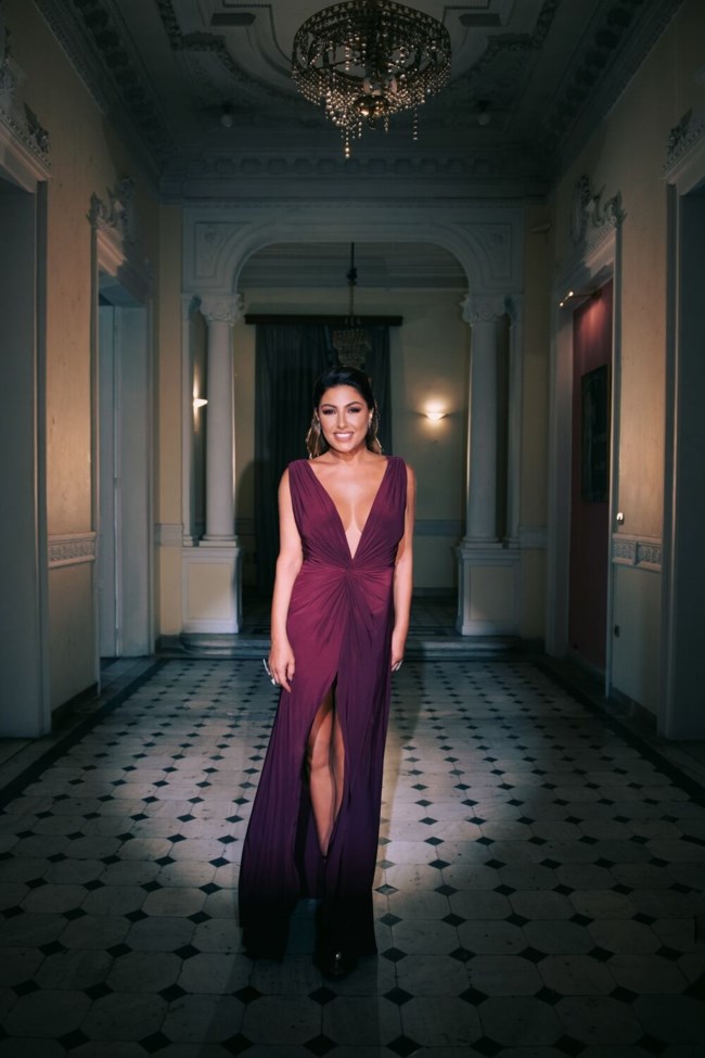 Η Έλενα Παπαρίζου με τo visualizer του "Καληνύχτα" ξεπέρασε τις 1 εκ. προβολές