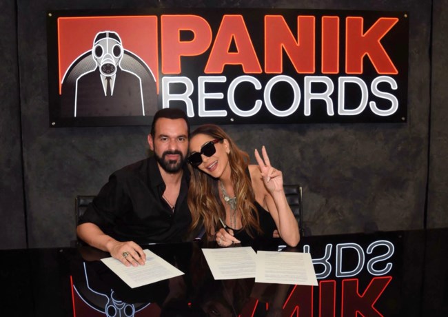 Η Δέσποινα Βανδή συνεχίζει στην Panik Records