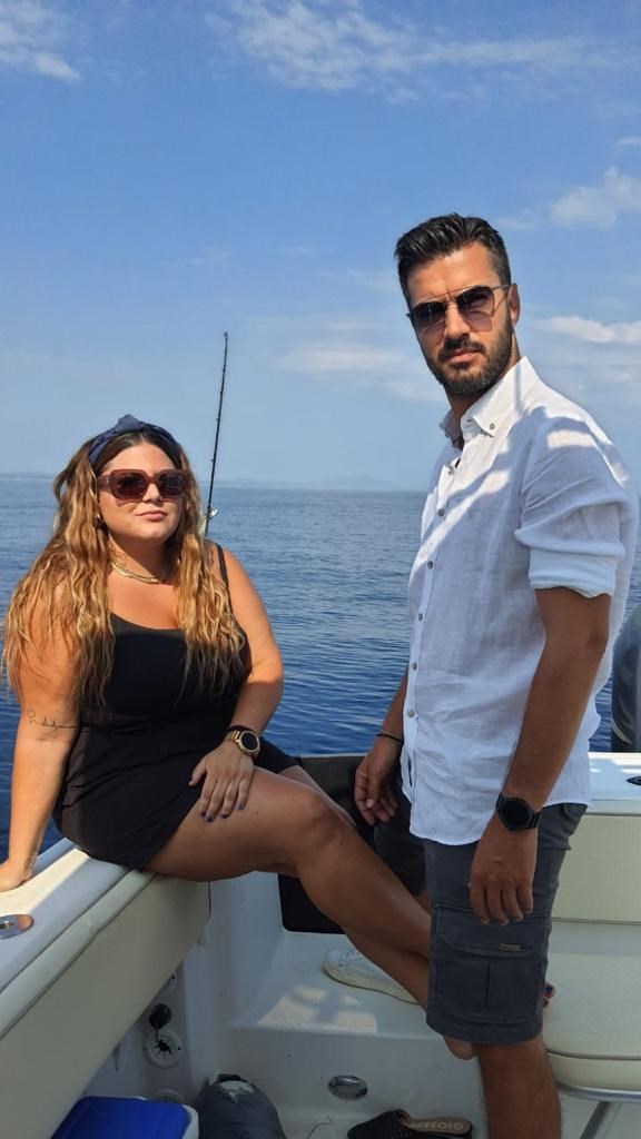 Η Δανάνη Μπάρκα στο "Fishy"!  Δεν φαντάζεστε τι έκπληξη της ετοίμασε o Γιάννης Τσιμιτσέλης