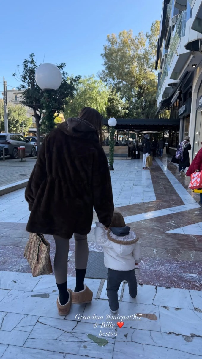 Η Αλεξάνδρα Νίκα φωτογραφίζει τη Μιράντα Πατέρα μαζί με τον Βασίλη Αργυρό