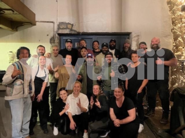 Ο Matt Damon σε βραδινή έξοδο κατά τη διάρκεια των γυρισμάτων της "Οδύσσειας"