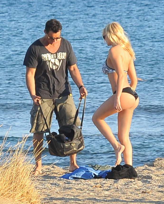 Η Ρία Αντωνίου Με Μαγιό - εικόνα 3