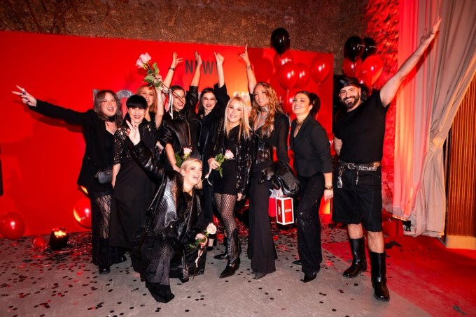 Σοφία Μουσδράκα (Brand General Manager Balkans MAC & Bobbi Brown),  Αλεξάνδρα Σπυριδοπούλου (Pro Artist MAC Cosmetics), Αγγελική Τσουλφίδου (Pro Artist MAC Cosmetics)  & MAC Cosmetics artists