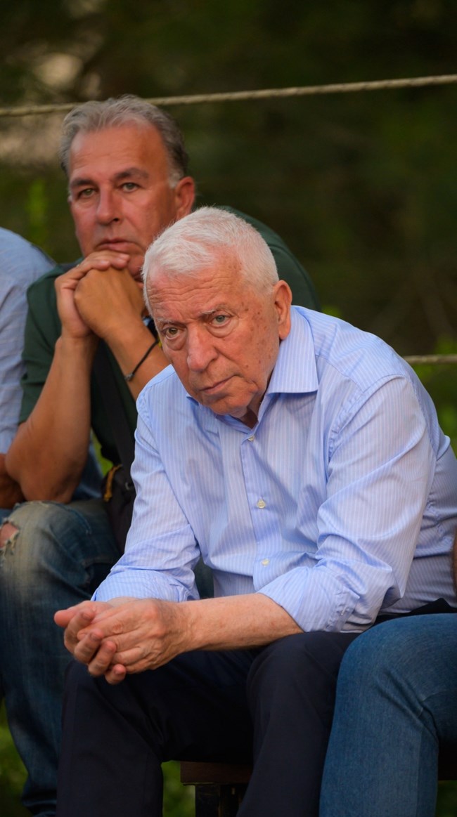 ΚΩΣΤΑΣ ΜΟΥΤΖΟΥΡΗΣ