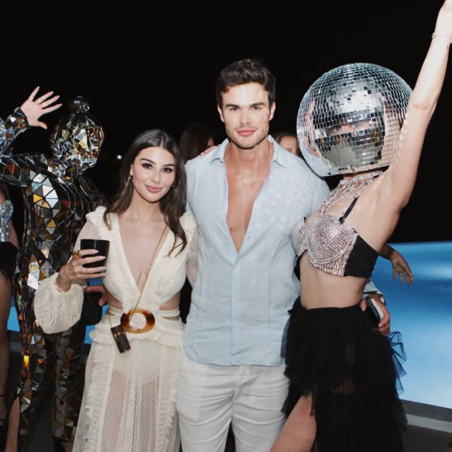 Ο Paul Tockuss, VP της Point F Group με μια από τις χορεύτριες του Soho House και την γνωστή επιχειρηματία Farah Al Bahar από το Ντουμπάι