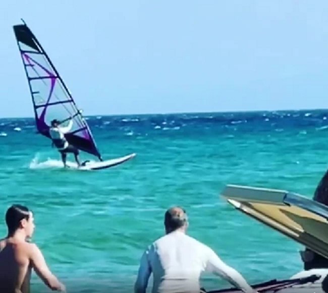 Ελεονώρα Μελέτη - Αλεξάνδρα Μαροσούλη surf Story