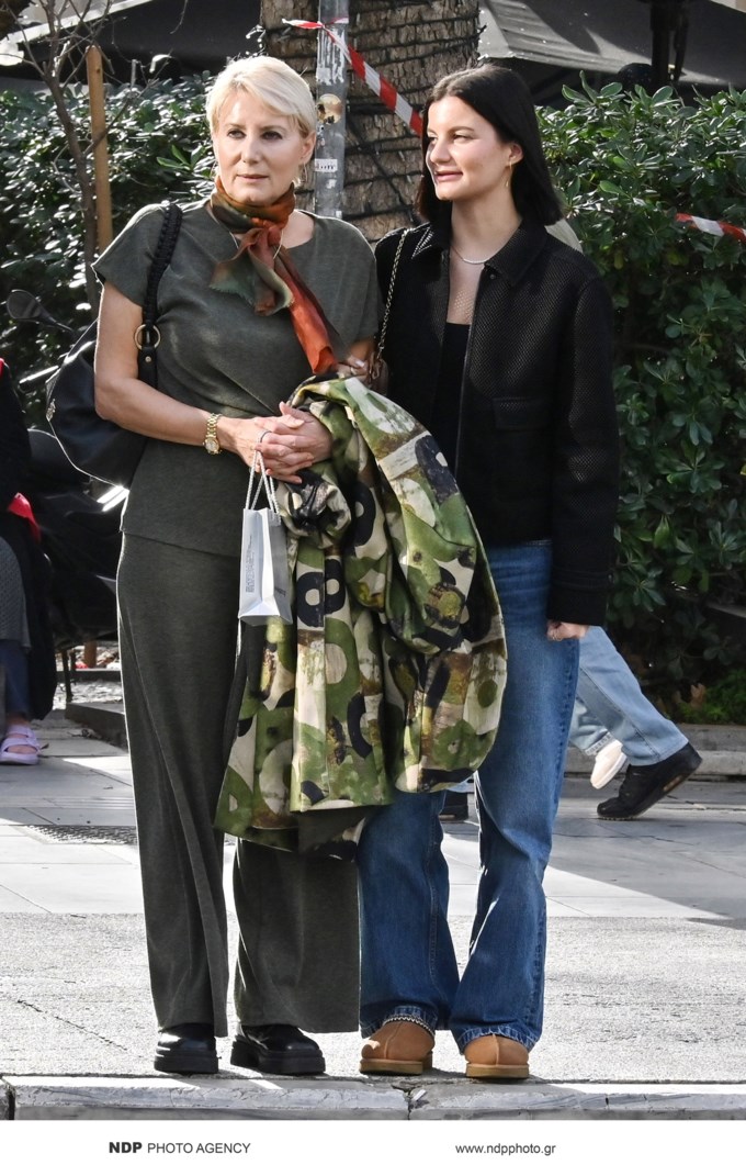 Η Νατάσα Παζαΐτη σε καθημερινά στιγμιότυπα μαζί με την κόρη της, Αλίκη Καραμανλή
