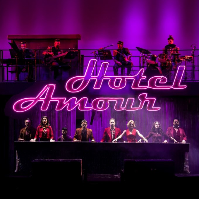 Τα τραγούδια της sold out παράστασης "Hotel Amour", μόλις κυκλοφόρησαν στο Spotify