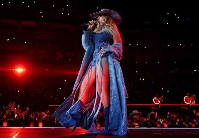 Η Beyonce με total Diesel look στην τελευταία συναυλία του Cowboy Carter Tour