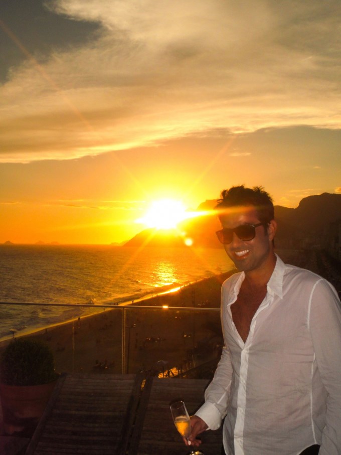 "La Vida Es Un Carnaval" την Τσικνοπέμπτη στον αέρα του Best 92,6