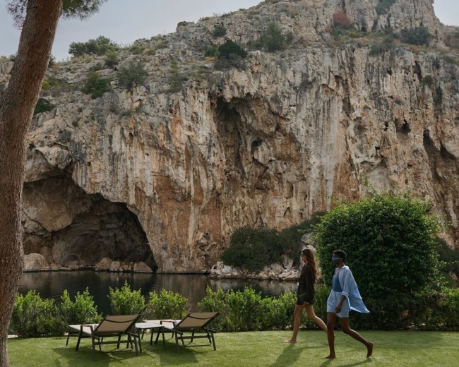 Η ανανεωμένη Λίμνη Βουλιαγμένη προσφέρει τον πιο ολοκληρωμένο καλοκαιρινό προορισμό στην Αθηναϊκή Ριβιέρα
