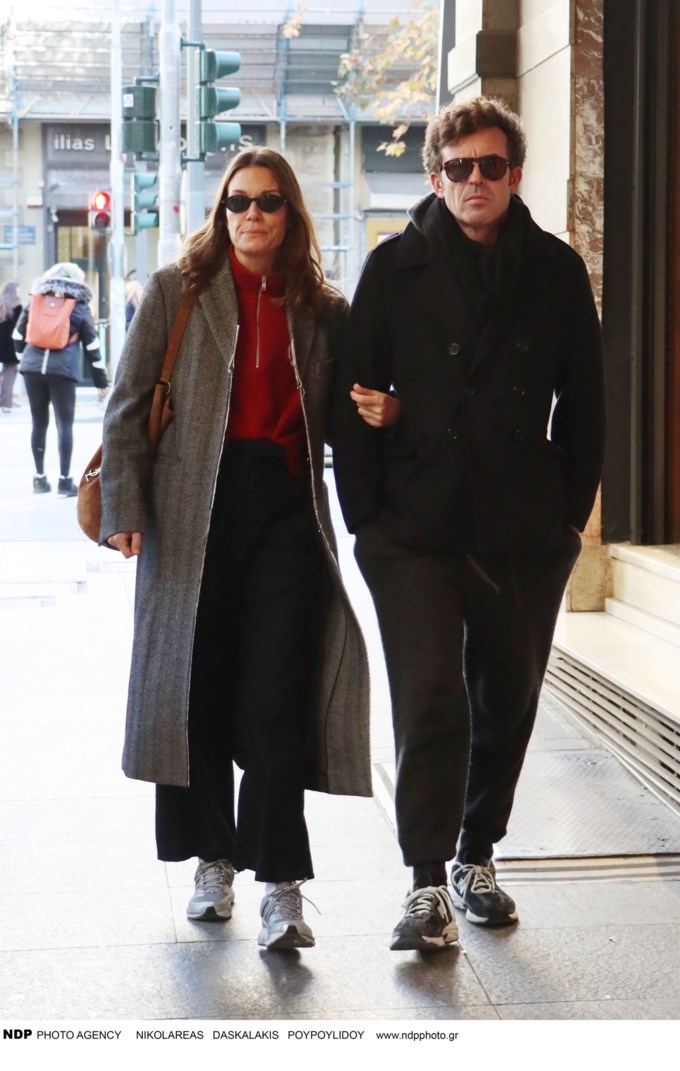 Η Βίκυ Καγιά σε χαλαρή έξοδο στο πλευρό του Ηλία Κρασσά