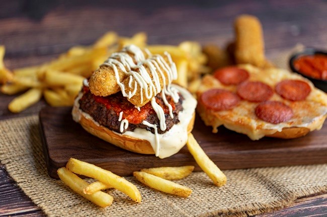 Τα αγαπημένα TGI Fridays™ επέστρεψαν με νέα Burgers και Margarita MAYnia!