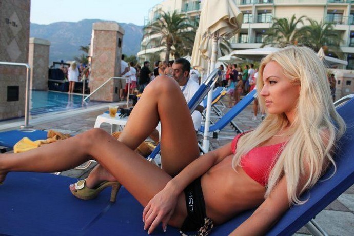 Η Τζούλια Του Mega Που Μοιάζει Στη Δούκισσα - εικόνα 4