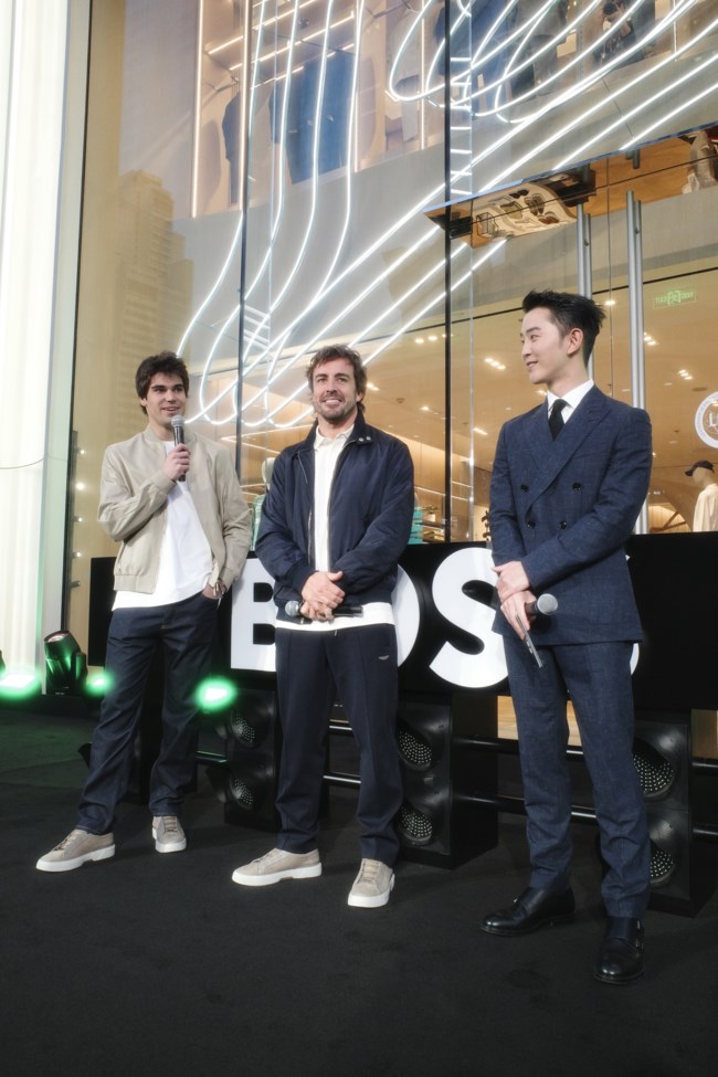 BOSS x Aston Martin | To λαμπερό λασνάρισμα της συλλογής στο Halo store στην Κίνα