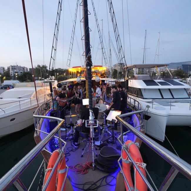 Το Schweppes δίνει χαρακτήρα στο ελληνικό καλοκαίρι! Κερδίστε προσκλήσεις για τα μοναδικά summer parties